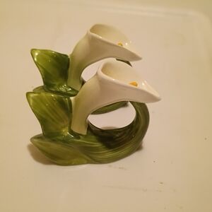 Pia Elegant Green and White Ceramic Calla Lily Napkin Rings Holders